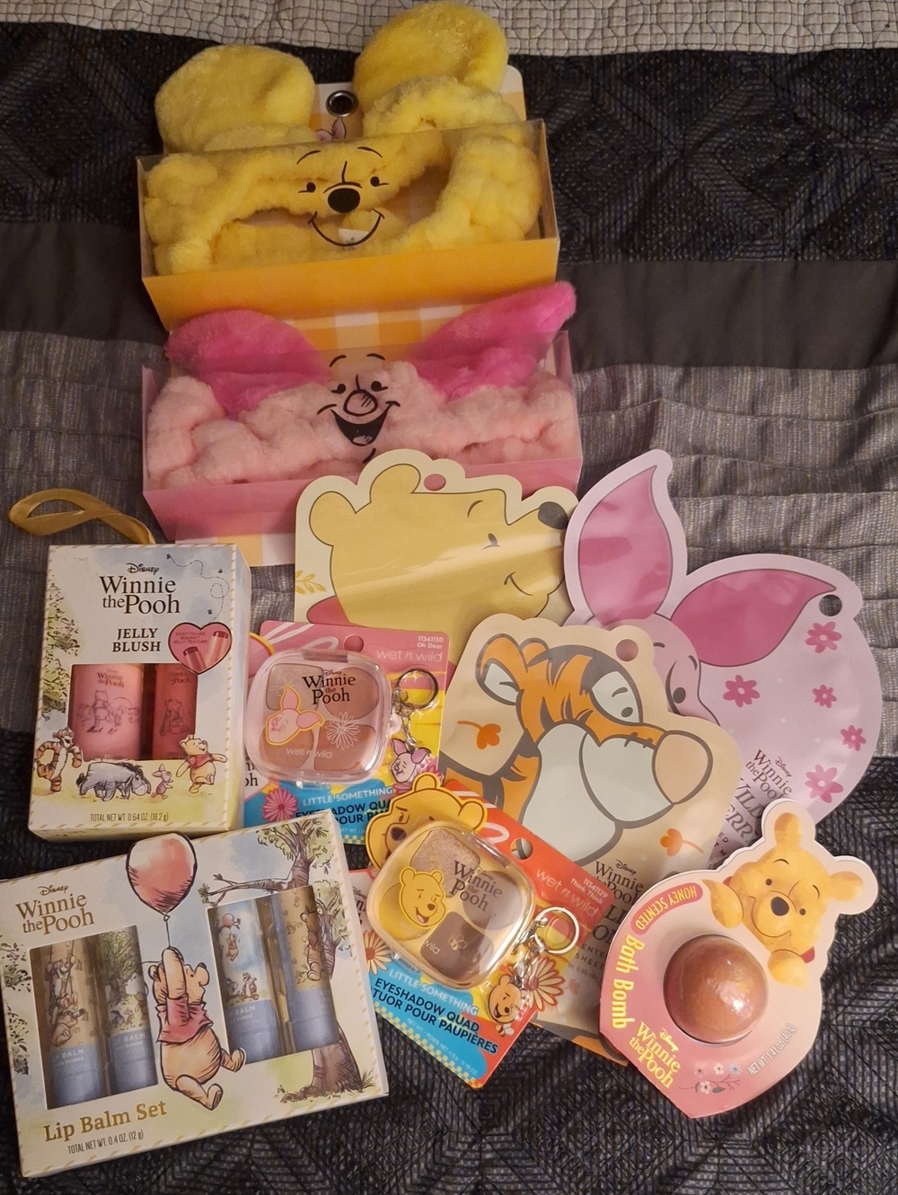 Disney Winnie the Pooh Beauty Set in Pink and Yellow..9 Pc Bundle